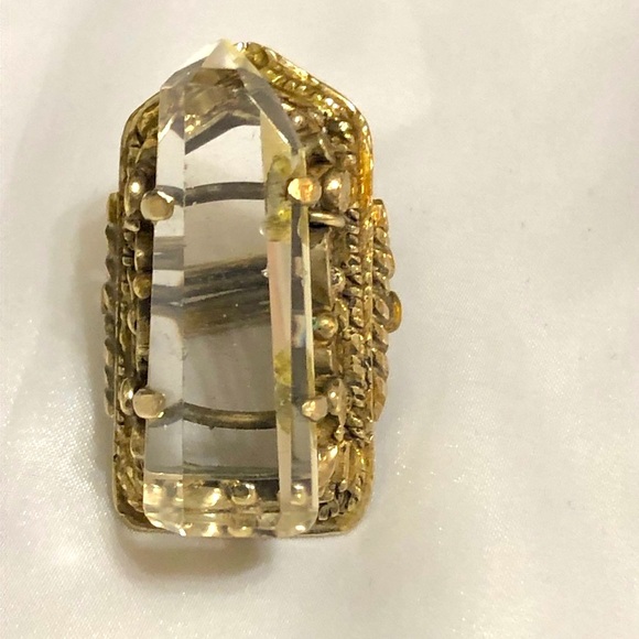 Adjustable clear Crystal ring. - Picture 2 of 8